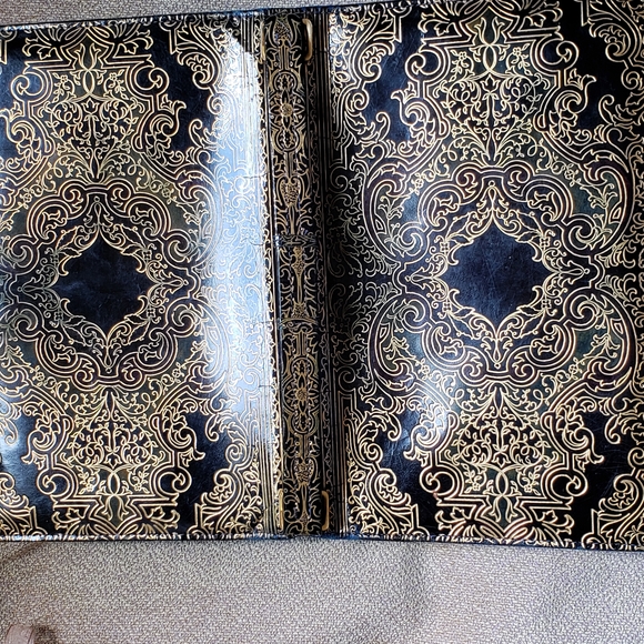 Elegant Black and Gold Clutch - Picture 3 of 15